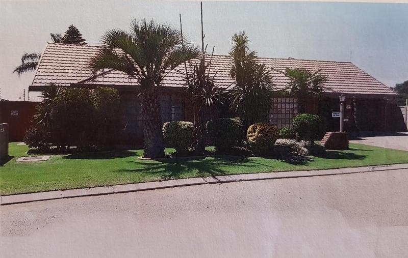 4 Bedroom Property for Sale in Naudeville Free State